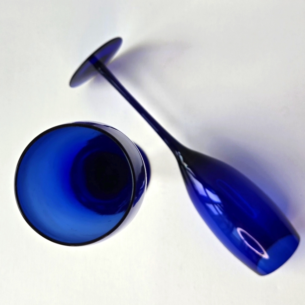 2 cobalt blue champagne glasses